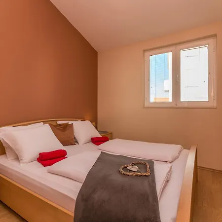 Zorica アパート ビオグラード・ナ・モル